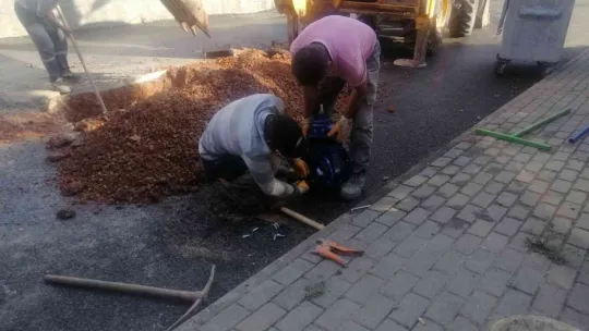 Su borusu patladı, o anlar kamerada