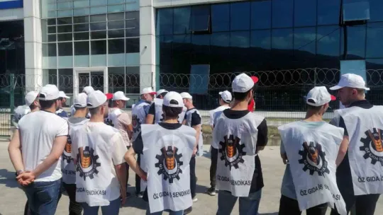 Sakarya'da işten çıkarılan işçilerden eylem yaptı