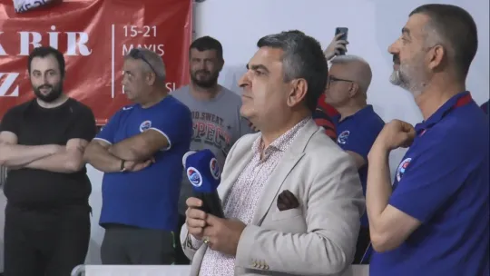 Sualtı hokeyinde olaylı madalya töreni