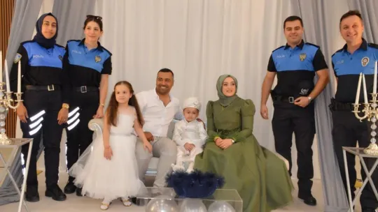 Minik İbrahim'e polisten sürpriz