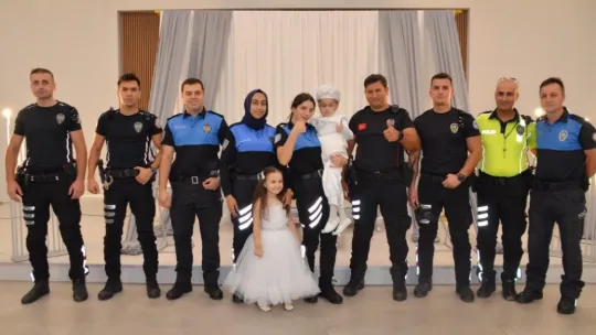 Minik İbrahim'e polisten sürpriz