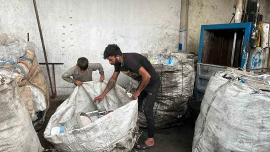 Suriyeli sanılmaktan korktu, motosikletine yazdı: Artık önümü kesmiyorlar