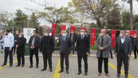 Suriye'ye 2 tır yardım malzemesi