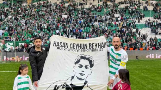Sürücünün çarpıp kaçtığı 17 yaşındaki genç yaşam mücadelesini kaybetti