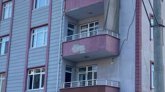 Tabancasını temizlerken kazara kendini vurdu