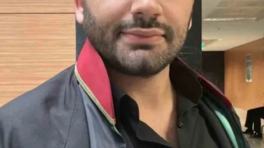 Tabancasını tuvalette unutan avukat silahını arıyor