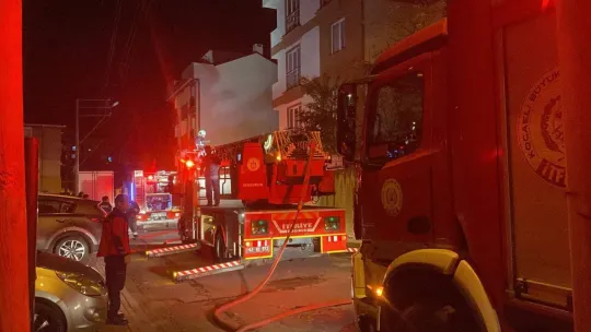 Tadilat yapılan çatıda yangın çıktı