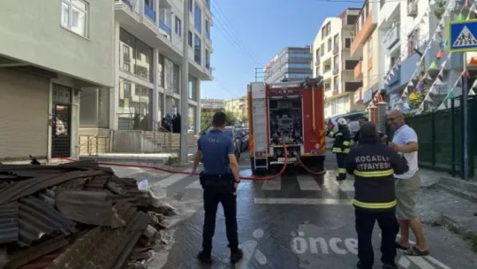 Tadilatı yapılan çatı alevlere teslim oldu!