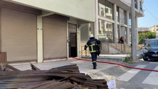Tadilatı yapılan çatı alevlere teslim oldu!