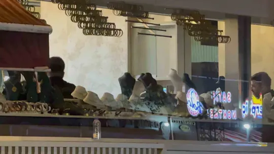 Ziynet eşyalarını dakikalar içinde topladı