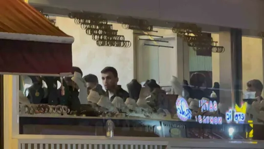 Ziynet eşyalarını dakikalar içinde topladı