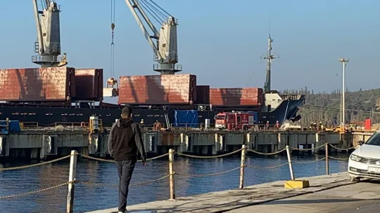 Tahliye gemisinde yangın paniği!