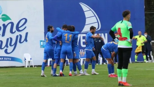 Takım arkadaşları korona virüse yakalanınca kaleye geçen stoper Erdin: