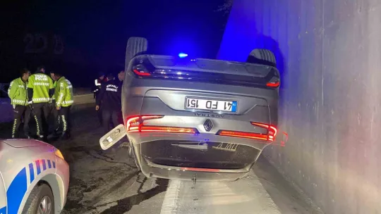 Takla atan araçta can pazarı: 9 yaralı