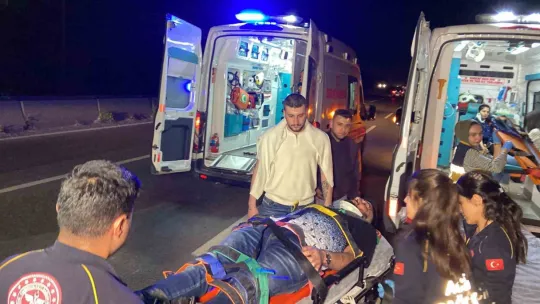 Takla atan araçta can pazarı: 9 yaralı