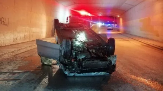 Takla atan araçtan yara almadan çıktılar, 3 bin 150'şer TL kısıtlama cezası yediler!