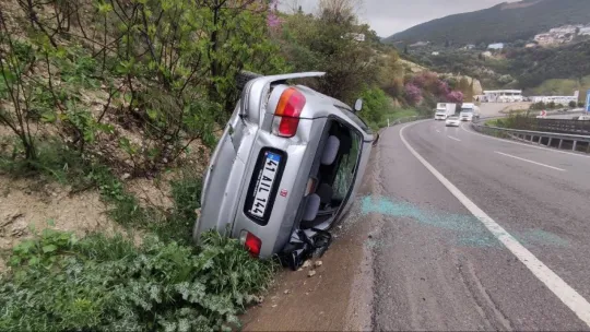 Takla atan otomobilden burnu bile kanamadan çıktı