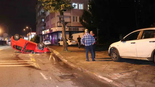 Takla atan otomobili bırakıp kaçtı