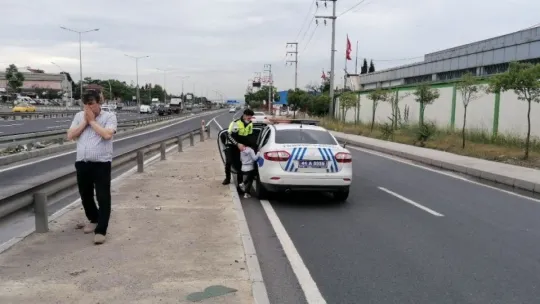 Taksi beklerken hayatının şokunu yaşadı!