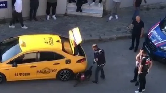 Taksideki valizden kilo kilo uyuşturucu çıktı
