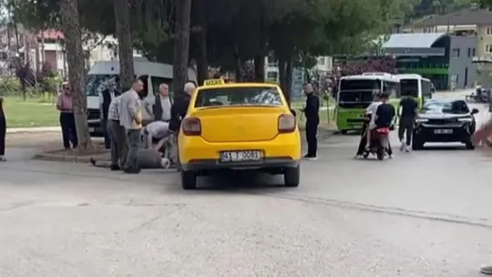 Taksinin çarptığı yaya yaralandı