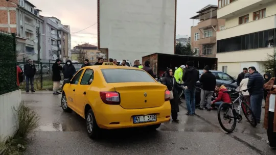 Bir motosiklet kazası daha! Yola savruldu