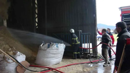 Talaş yüklü siloda yangın çıktı