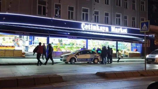 Tali yoldan çıkan otomobille çarpıştı