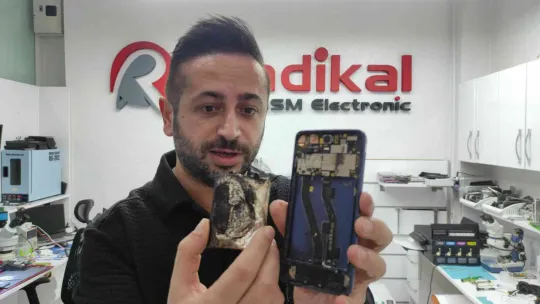 Tamir için getirilen telefon böyle patladı