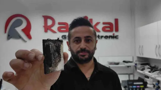 Tamir için getirilen telefon böyle patladı