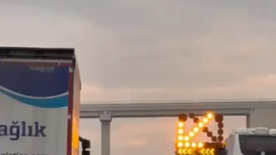 Tanker devrildi, otoban trafiğe kapandı