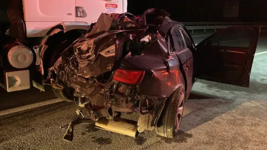 200 metre sürüklenen otomobilden sağ çıktı