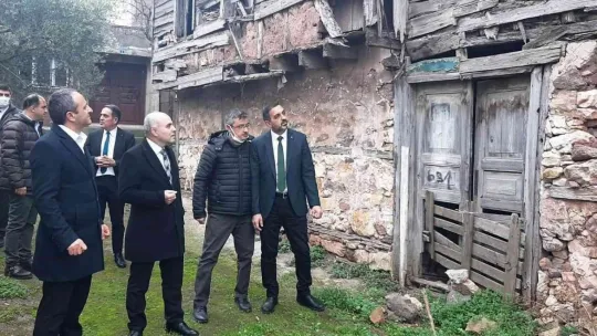 Tarihi evlere Vali Yavuz'dan destek