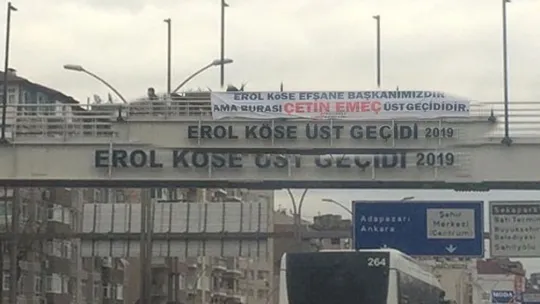 Tartışmalı köprüye dikkat çeken pankart!