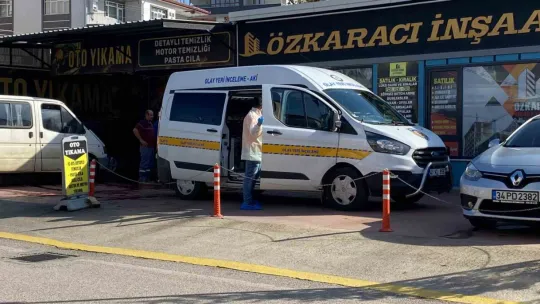Tartıştığı 2 kadını tabancayla vurdu