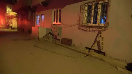 Bursa'da tartıştığı husumetlisine kurşun yağdırdı