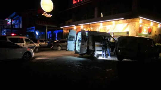 Tartıştıkları şahsı tüfekle yaralayıp kaçtılar