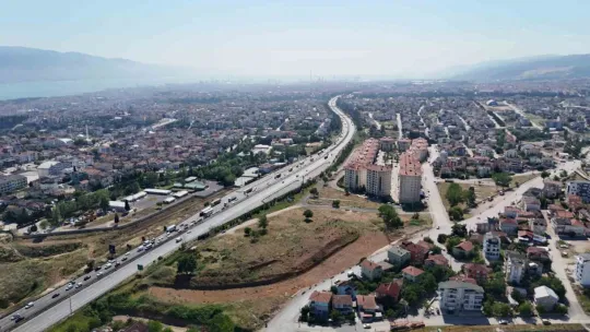 Tatilciler erkenden yola çıktı, TEM'de zaman zaman kuyruk oluşuyor
