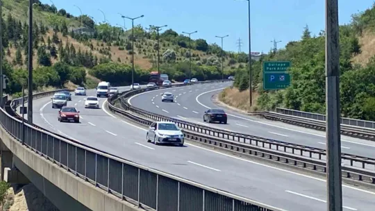 Tatilciler yolda, Kocaeli geçişinde yoğunluk nasıl?