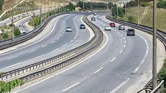 Tatilciler yolda, Kocaeli geçişinde yoğunluk nasıl?