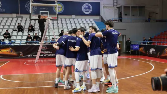 Kocaeli BŞB Kağıtspor evinde galip geldi: 75 - 66