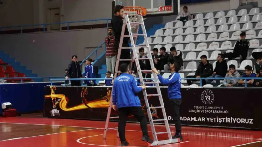 Kocaeli BŞB Kağıtspor evinde galip geldi: 75 - 66