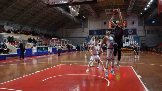 Kocaeli BŞB Kağıtspor evinde galip geldi: 75 - 66