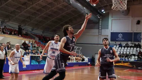 Kocaeli BŞB Kağıtspor evinde galip geldi: 75 - 66