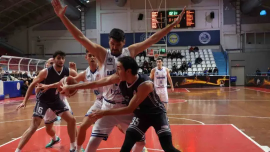 Kocaeli BŞB Kağıtspor evinde galip geldi: 75 - 66
