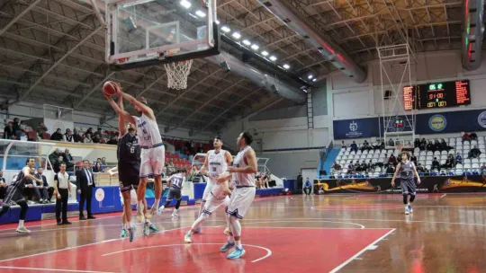 Kocaeli BŞB Kağıtspor evinde galip geldi: 75 - 66