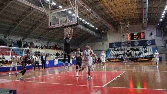 Kocaeli BŞB Kağıtspor evinde galip geldi: 75 - 66