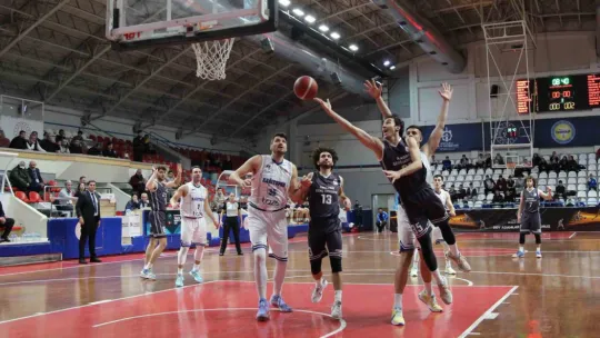 Kocaeli BŞB Kağıtspor evinde galip geldi: 75 - 66
