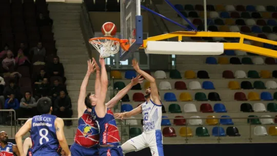 Kocaeli BŞB Kağıtspor evinde mağlup oldu: 48-62