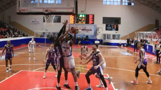 Kocaeli BŞB Kağıtspor evinde mağlup oldu: 57 - 81